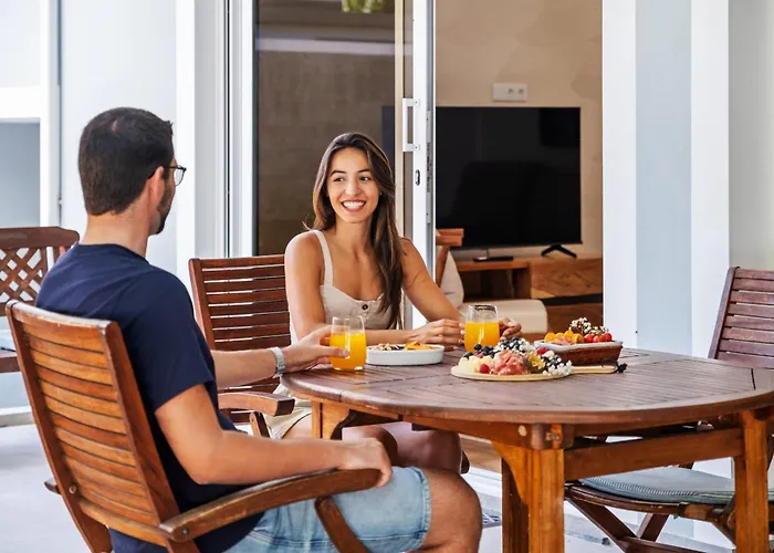 Coastal Charm By Homie Apartment