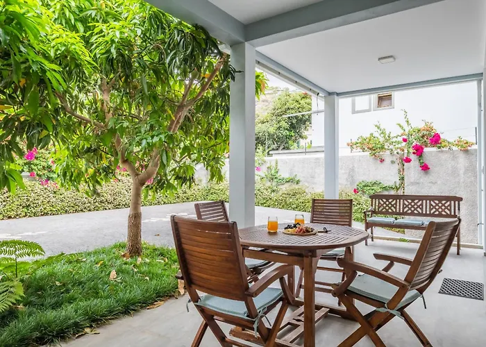 Coastal Charm By Homie דירה